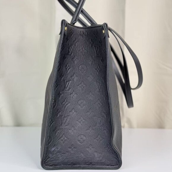 Louis Vuitton Black On The Go GM Shoulder Bag with Classic Monogram Pattern - Picture 2 of 8